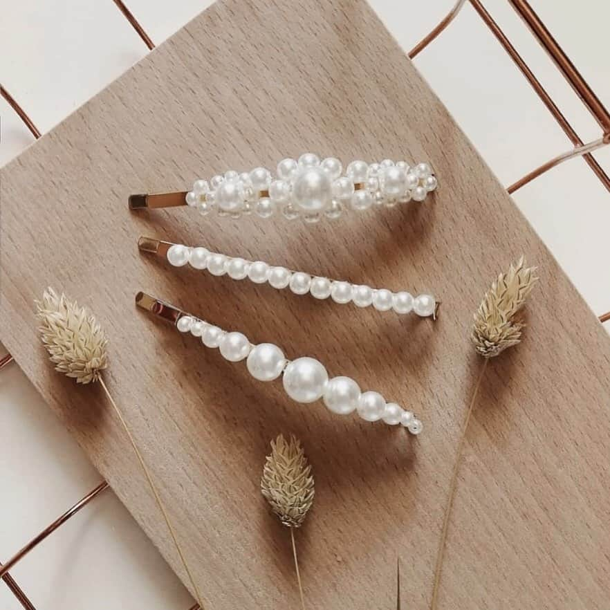 SHEINさんのインスタグラム写真 - (SHEINInstagram)「A beautiful day calls for a beautiful Hair clip.😍 @hiddenagenda_blog 🔍Search:687431 🔗Link in bio. #SHEIN #SHEINstyle #hairpin」4月17日 22時50分 - sheinofficial