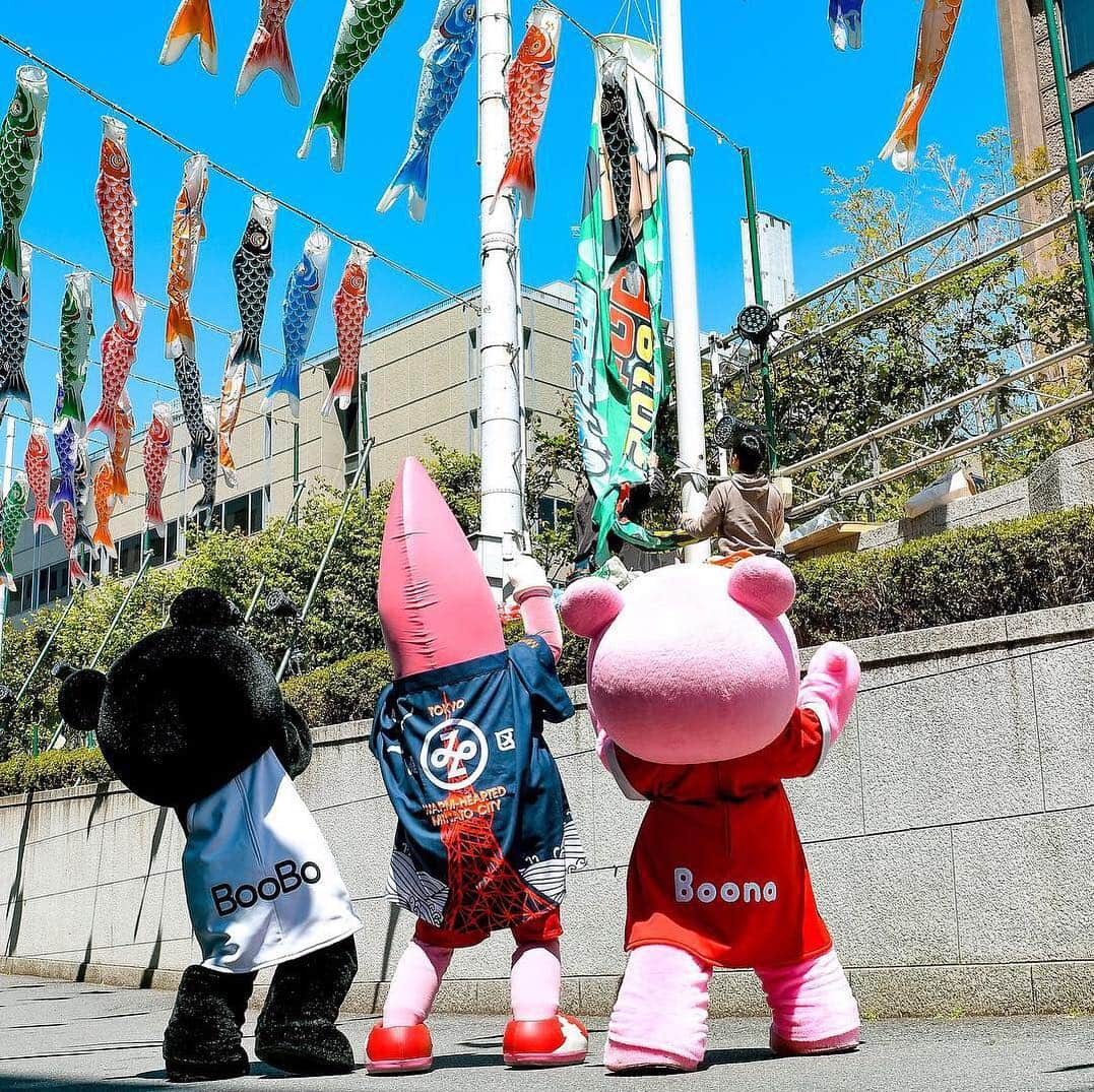 TBS「明石家さんまの熱中少年GP2019」のインスタグラム：「🗼東京タワーに明石家さんまのぼりが登場🗼 333匹のこいのぼりが飾られている東京タワーに、何と約6mの巨大“明石家さんまのぼり”が🎏‼️ 見つけた方は「#明石家さんまのぼり」でインスタやツイッターに投稿してくださいね✨ 投稿すると素敵なプレゼントが…🎁⁉️ #明石家さんまの熱中少年グランプリ#熱中少年#明石家さんま#明石家さんまのぼり#5月5日#こどもの日#tbs#BooBo#Boona#ノッポン弟#東京タワー」