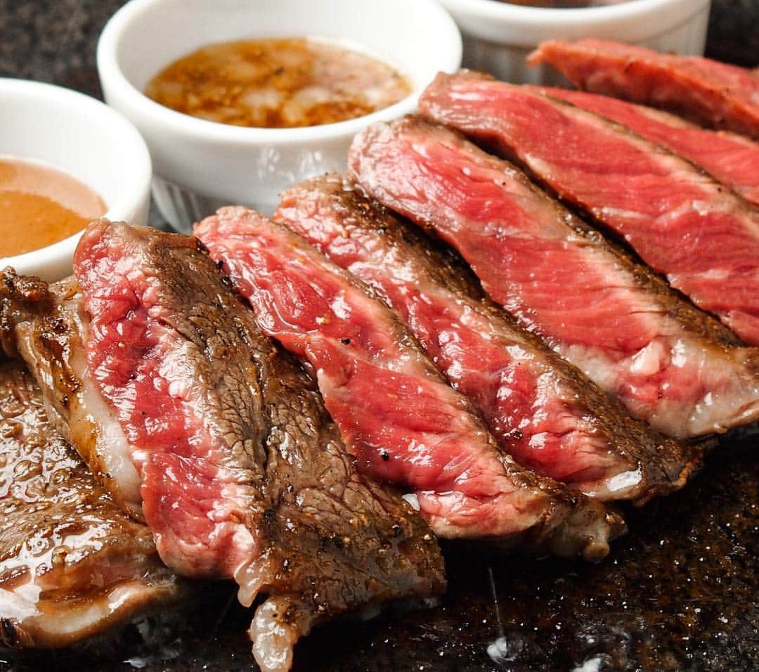 肉フェスさんのインスタグラム写真 - (肉フェスInstagram)「【肉フェス TOKYO 2019】﻿ ﻿ 出店情報：サクレフルール 神楽坂（神楽坂）﻿ ﻿ パリで予約が取れないと話題の名店。﻿ クラシックステーキに本店レシピそのままの﻿ オニオンソース・ペッパーソース・ブルーチーズソースの3種それぞれの味で楽しめます。﻿ ﻿ #肉フェス #肉好き #肉テロ #東京 #お台場 #サクレフルール #初出店」4月17日 21時26分 - nikufest