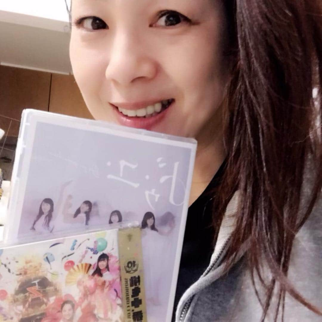 井上貴子さんのインスタグラム写真 - (井上貴子Instagram)「「IJIME QUEST 415」  終わってみて 改めて凄いメンバーの中で しかも様々なジャンルから 年齢層もさまざまで。  よく1つにしっくりまとまったなぁ（笑）と！  なぜなら！  このエンターテイナーな皆様は それぞれのお仕事を通じて イジメで苦しんでいる方々に メッセージを送り続ける。  という目的に向かって 集まった方々！！ アタシは大好きなプロレスを 職業とし30年が経ちました。  今後プロレスを通じて なにかの役に立つ事が出来ますように… メッセージを送り続けたい。  すばらしいゲストの方々から アタシもたくさんのパワーと刺激をもらっちゃった^ ^  ももクロちゃんからは DVDももらっちゃった！  Happyで^ ^  #大黒摩季 #ももいろクローバーZ #RYUCHELL #ユメノツヅキ #光永泰一朗  #光永亮太 #朔馬 #神取忍 #井上貴子 #女子プロレス #西山茉希  #IJIMEQUEST415」4月17日 21時36分 - takaco_inoue