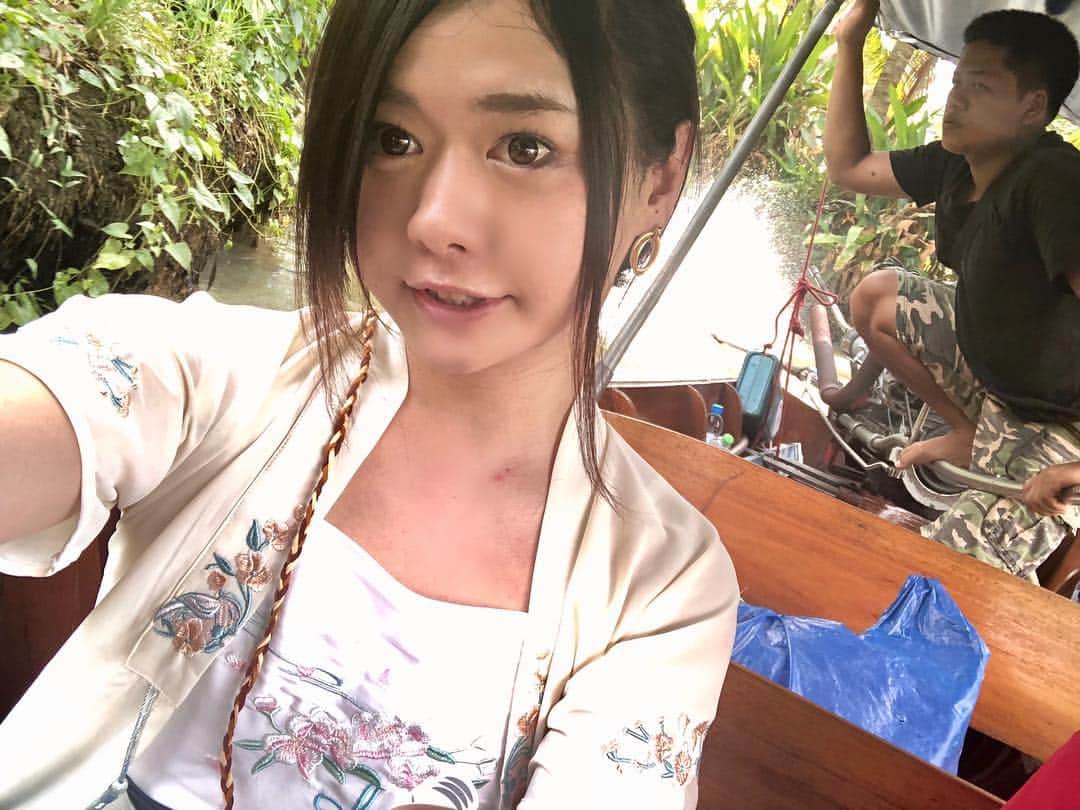 大島薫のインスタグラム：「バンコクにいます。I travel bangkok now. #watermarket #travel #旅行 #バンコク #水上マーケット #女装男子 #男の娘  #femboy #thailand #sightseeing #タイ」