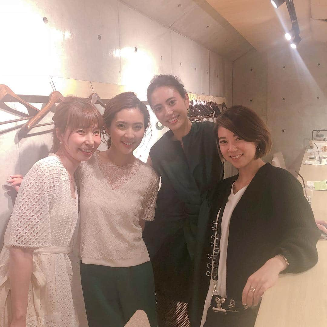 高橋里帆さんのインスタグラム写真 - (高橋里帆Instagram)「昨日の 『美的café with DE LA MERのイベント』 最後にパシャリ📸  写真を一緒に撮らせて頂きました✨  皆さんの幸せのお役立ちに少しでもなれてたら嬉しいです😊✨ またお会いできる日を楽しみにしております✨  #美的#美的café#高橋里帆#土屋巴瑞季 さん#小川りかこ さん#レイチェル#イベント#お役立ち#ドゥラメール#delamer」4月17日 21時45分 - takahashi.riho