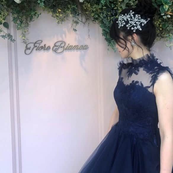 Dresses (ドレッシーズ)さんのインスタグラム写真 - (Dresses (ドレッシーズ)Instagram)「* ---------------------------------------- プレ花&卒花さまの素敵なお写真をご紹介します✨ 《 #ドレッシーズ花嫁 》を付けて、投稿してくださいね💐 ---------------------------------------- カラードレス:04-10968 ドレスブランド:  @leafforbrides  ヘッドアクセサリー:05-8542 * こちらのドレスは @fiorebianca_wedding のドレスです。 ----------------------------------------- <お問い合わせ> 💌@dresses_weddingdress へDM 📞 0120-791-249 ご試着予約やレンタル価格など、お気軽にお問い合わせください。 ----------------------------------------- . コーディネートのポイントや詳細は @dresses_weddingdressホーム画面URLへ。 * その他の @leafforbrides のドレスは #leafforbrides_dresses よりご覧いただけます。 * 素敵だと思ったら、写真をダブルタップ✨ * #ドレッシーズ#リーフフォーブライズ#ネイビードレス#お色直しドレス#運命のドレス探し#シックドレス#レースドレス#イリュージョンドレス #イリュージョンネック」4月17日 21時45分 - dresses_weddings
