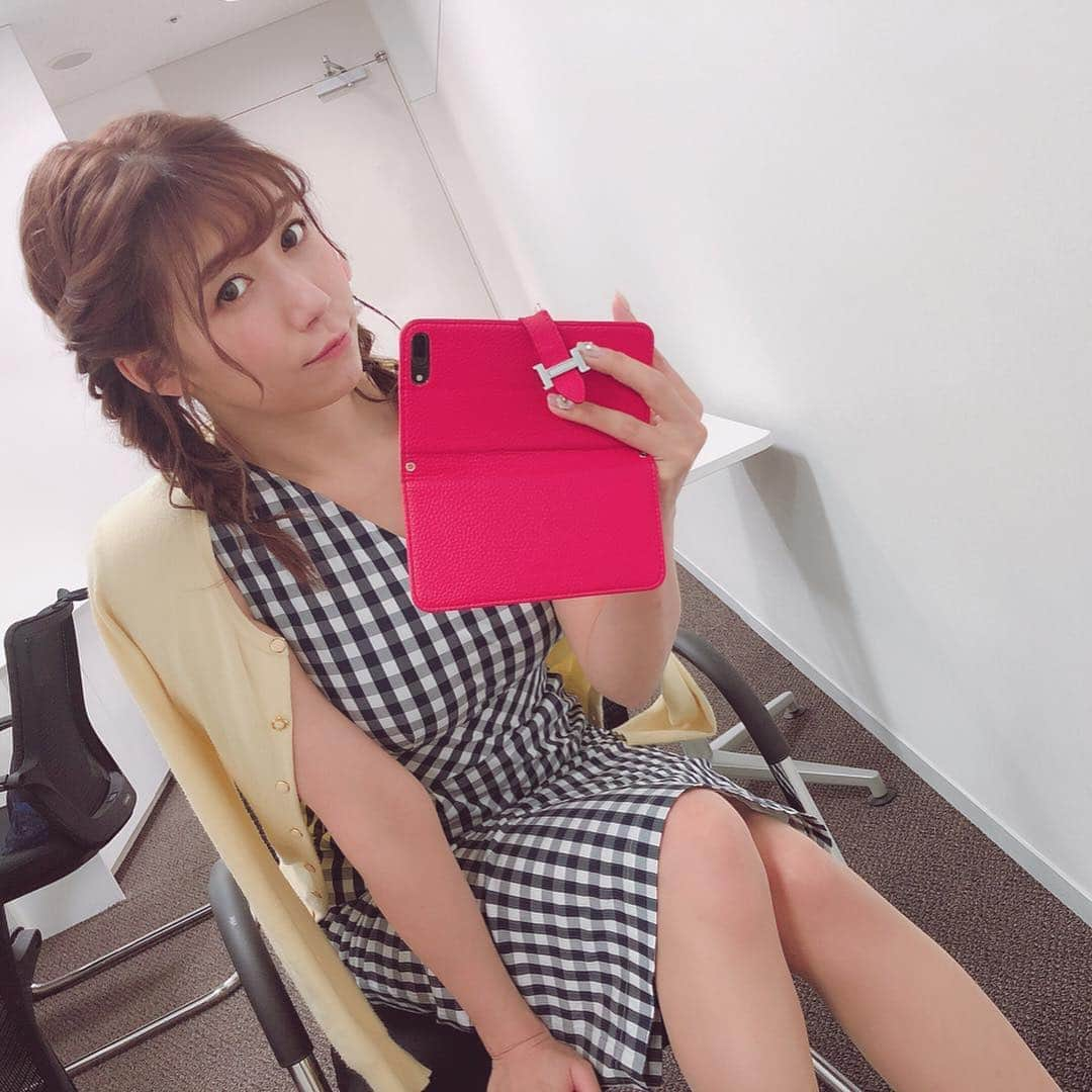 穂川果音さんのインスタグラム写真 - (穂川果音Instagram)「今日の私服では、ギンガムチェックを着たよー♡ ギンガムチェックを着ると、夏が近づいてるって実感します！笑笑  そんなわけで、今日もアベプラだよーー！観てね！  ワンピース👗 @lialapg lpg311-0400  #アベプラ #abematv #気象予報士 #ほかのん #穂川果音 #私服 #ootd #fashion #fashionista #fashionable #instafashion  #dress #ワンピース #ギンガムチェック #ワンピ #お天気キャスター #お天気お姉さん  #lialapg #liala_fashion #pr」4月17日 21時53分 - hokawakanonn