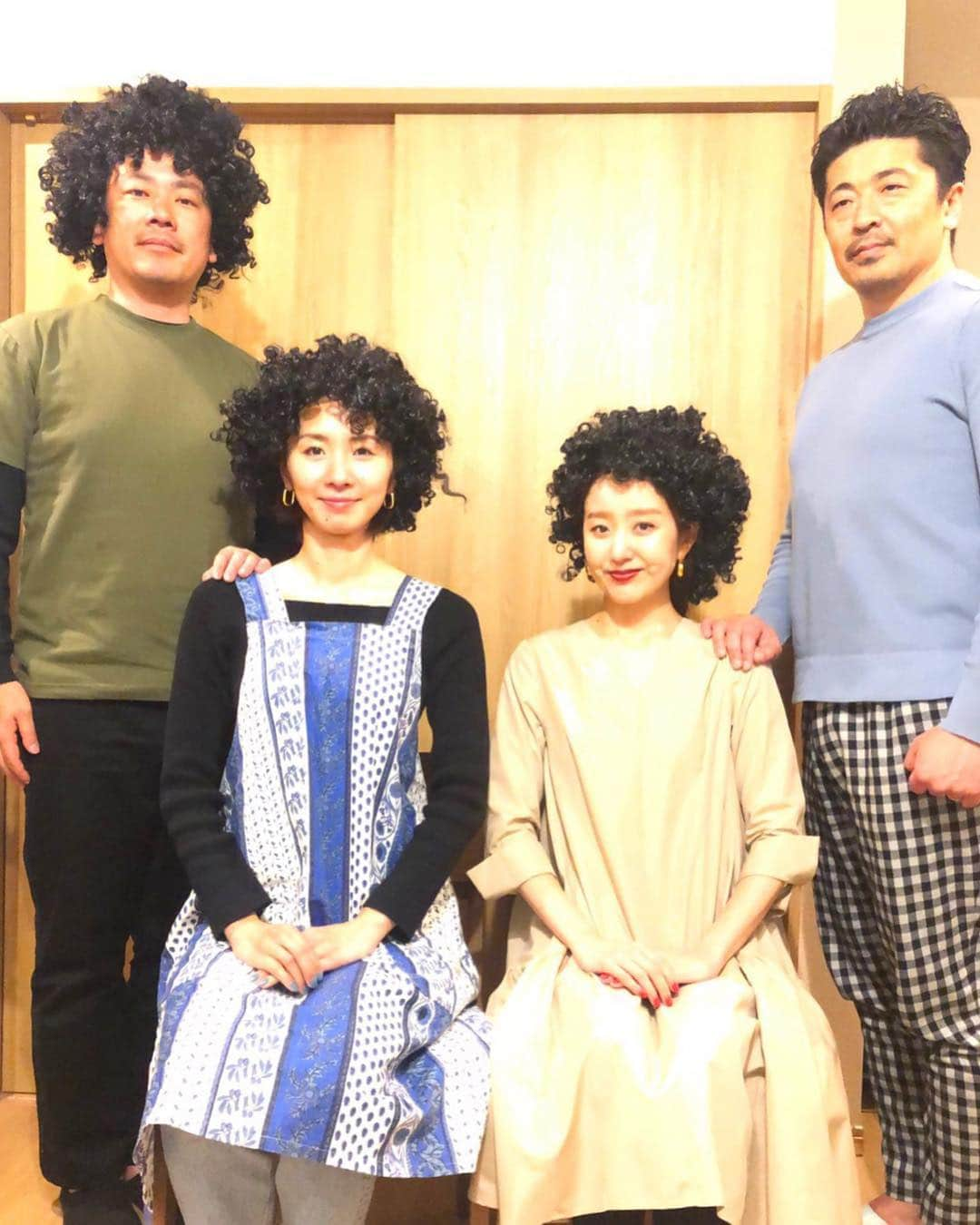 西村彩香さんのインスタグラム写真 - (西村彩香Instagram)「. . 4人お揃いの髪型で 主人のお誕生日会👨🏻‍🦱🎂❤️笑 . . Aチームがお祝いしてくれた🥺🙏💕 . . #いつもありがとう #お揃いヘア #お誕生日おめでとう #ateam #👨🏻‍🦱👨🏻‍🦱👨🏻‍🦱👨🏻‍🦱」4月17日 21時56分 - leimoni_n