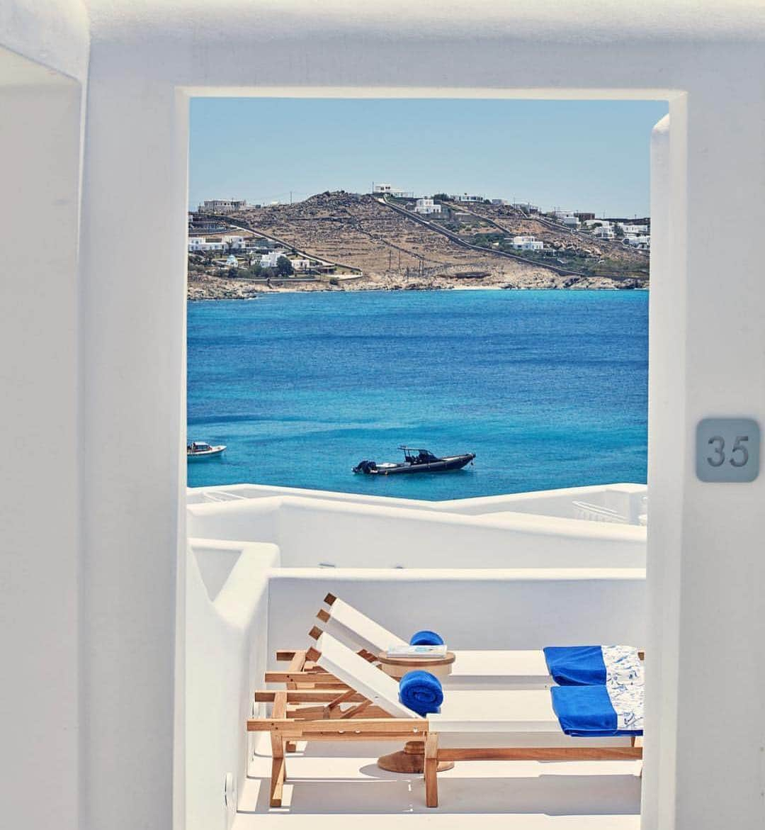 TRIANGL SWIMWEARさんのインスタグラム写真 - (TRIANGL SWIMWEARInstagram)「Windows ‘19 #Mykonos」4月17日 22時00分 - triangl