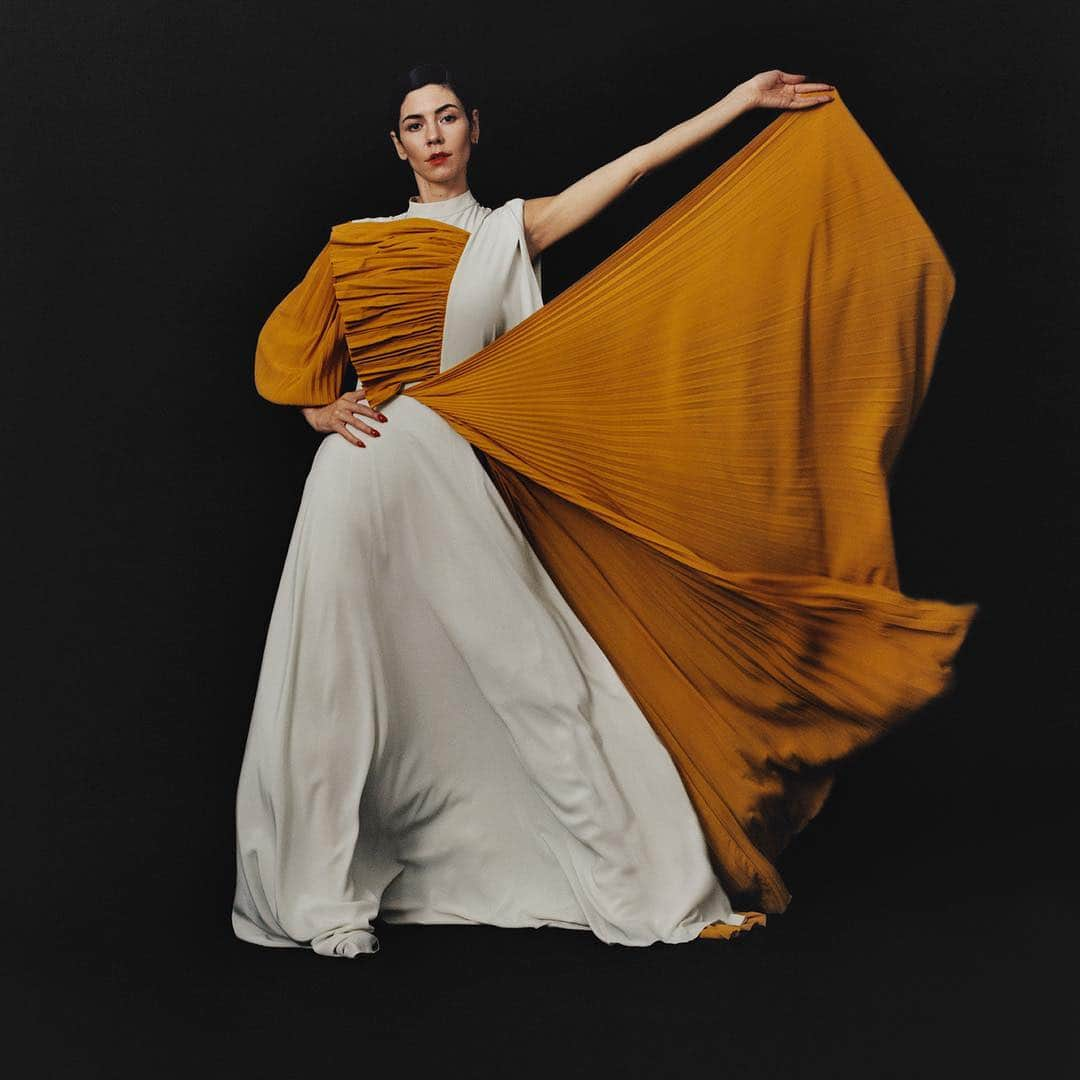 V Magazineさんのインスタグラム写真 - (V MagazineInstagram)「When you realize you’ve survived half of the work week ✨ @marinadiamandis for #V118 — Photographed by @camille.summersvalli Fashion by @kateiorga Marina wears dress by @givenchyofficial」4月17日 22時11分 - vmagazine