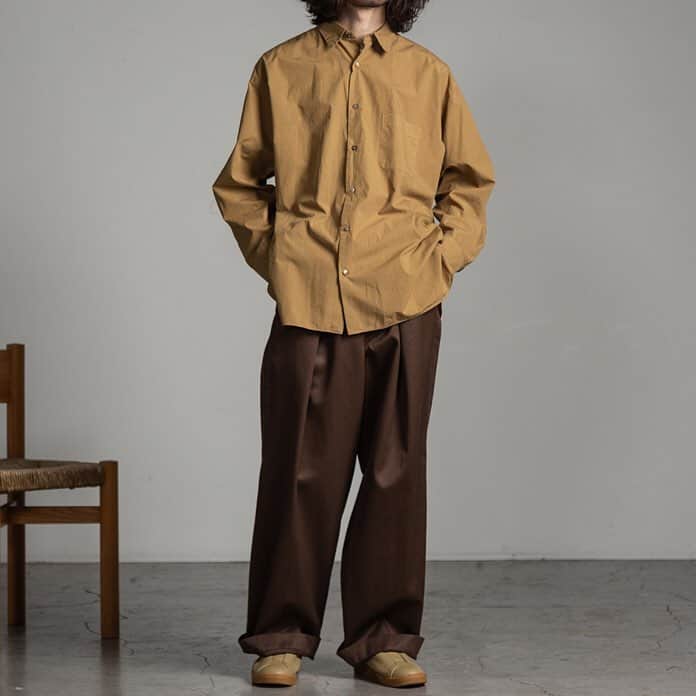 のインスタグラム：「. MARKAWARE "ORGANIC PERUVIAN PIMA 60/- BRODECLOTH CONFORT FIT SHIRTS" "WESTPOINT 41KHAKI WIDE" ''COW LEATHER SHOELACE-LESS TENNIS SHOES'' #perupimacotton  #brodeshirts #wideshirts  #sustainablefashion #markaware  @markaware_marka_official」