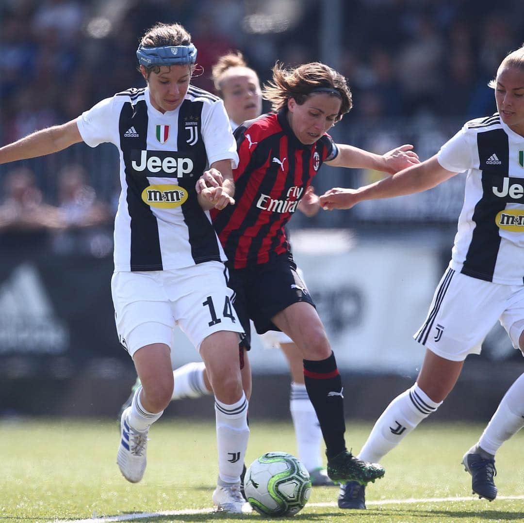 ACミランさんのインスタグラム写真 - (ACミランInstagram)「#JuveMilan ends in a draw. The Rossonere bow out of the Coppa Italia. Heads held high, girls! ❤️⚫️ Il pari non basta alle rossonere che abbandonano il sogno Finale. Orgogliosi di voi! ❤️⚫️ #CoppaItaliaFemminile #ForzaMilan」4月17日 22時13分 - acmilan