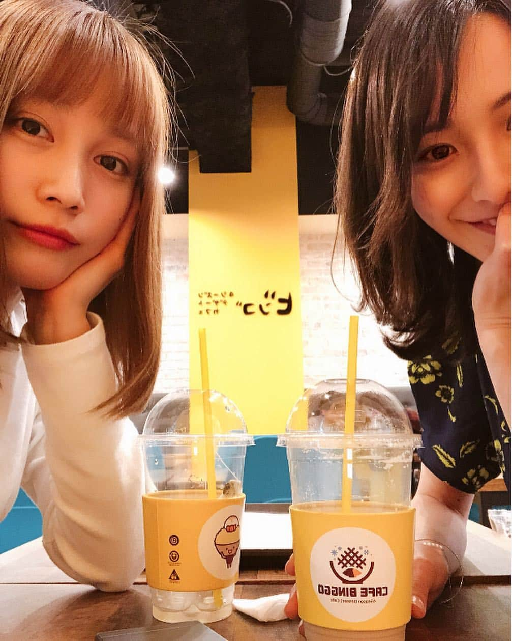 ヒガリノさんのインスタグラム写真 - (ヒガリノInstagram)「__ . 今日デートしたかわいこちゃん ゆりか姫( @yurikanakamura_official ) とってもとっても楽しかった〜☺️ 買い物してカフェ行ってご飯食べて 2人でチーズドッグデビューしたら 思うようにチーズが伸びなくて(笑) たくさん笑って癒された❤️❤️ 好きが止まらなすぎて。明日も会うの。笑 たーのしみー！☺️☺️ . #カフェビンゴ #新大久保 #擬似韓国旅行 #チーズドッグ #カフェ #デート #東京 #中村ゆりか #比嘉梨乃 #cafe #date」4月17日 22時14分 - __higarino__