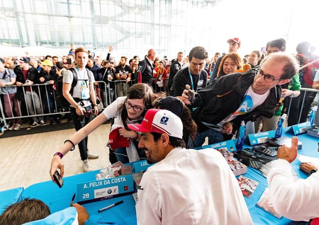 ルーカス・ディ・グラッシさんのインスタグラム写真 - (ルーカス・ディ・グラッシInstagram)「Cool pics from #Rome #ePrix with @niobium.tech & @schaefflergroup」4月17日 22時26分 - lucasdigrassi