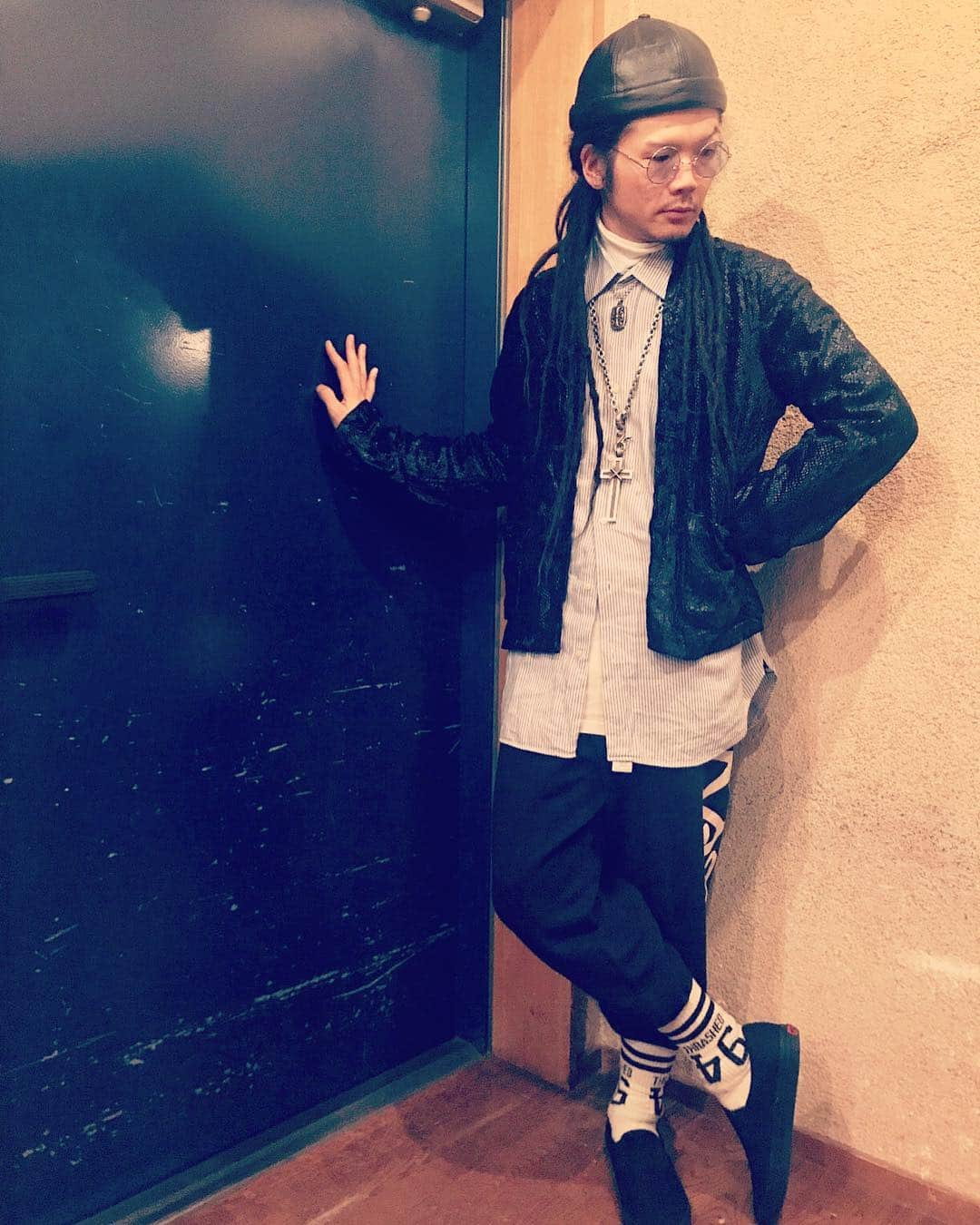 庄村聡泰さんのインスタグラム写真 - (庄村聡泰Instagram)「#ootd #outfit #hare  #gdc #blackcommedesgarcons  #balenciaga #thrasher  #vans #chromehearts」4月17日 22時28分 - shomurasatoyasu