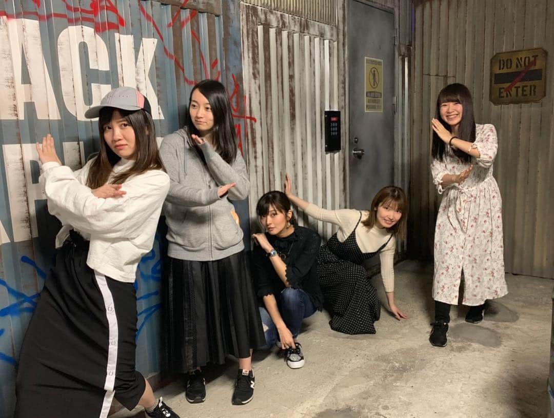 のぐちゆりのインスタグラム：「ツキカゲ、ミッションスタート。  #inSPYre #リリスパ  #コラボ中 #ミッション楽しすぎて3回挑戦 #ミッションコンプリートならず #5人ともめちゃくちゃ悔しがる  #モモ #ユキ #フー #メイ #ゴエ #ハツメ #ツキカゲ #なかよし」