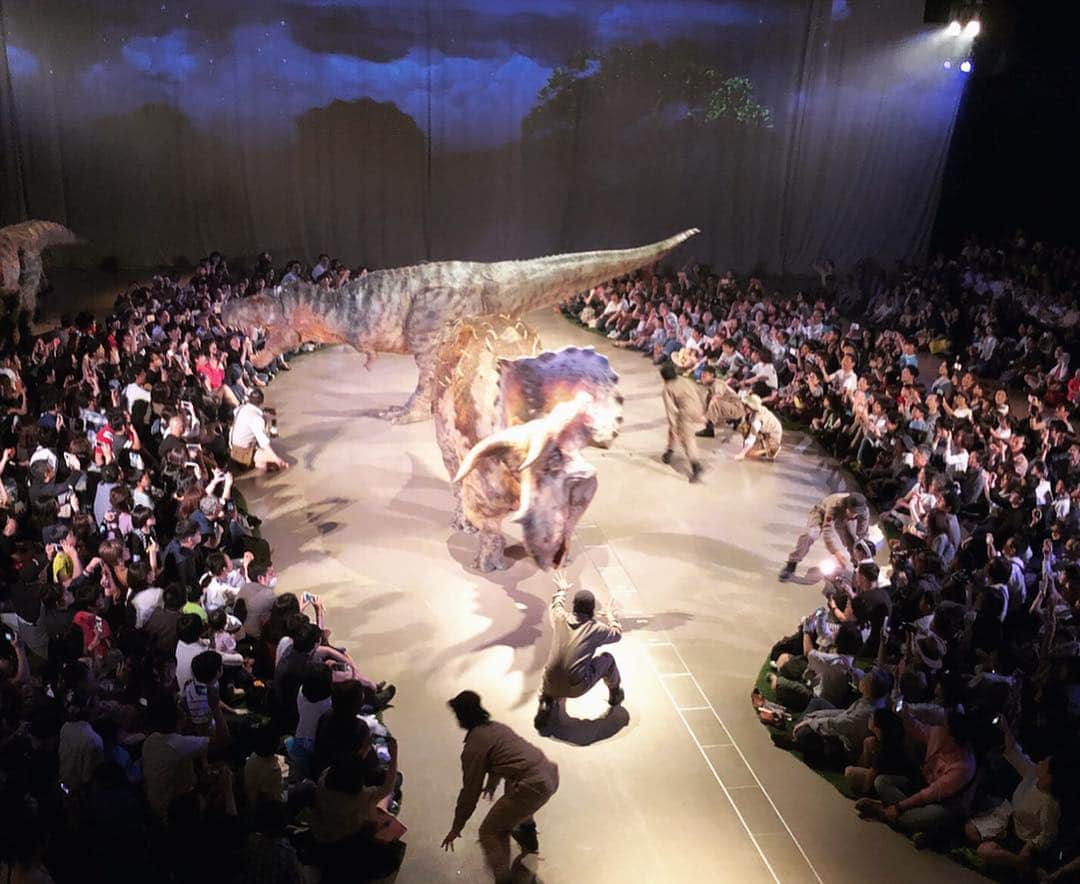 仙石みなみさんのインスタグラム写真 - (仙石みなみInstagram)「. 今日は #恐竜の日 なんだって🦖 今年もGWはディノサファリ！！ . 動く恐竜を目の前で見る、目が合う、感じられる、、♡ リックとアンナでしっかりガイドします！ . #ディノサファリ #dinosafari #恐竜 #live #show #love #dinosaur #enjoy #fun #exciting #渋谷ヒカリエ」4月17日 15時00分 - sengoku_minami