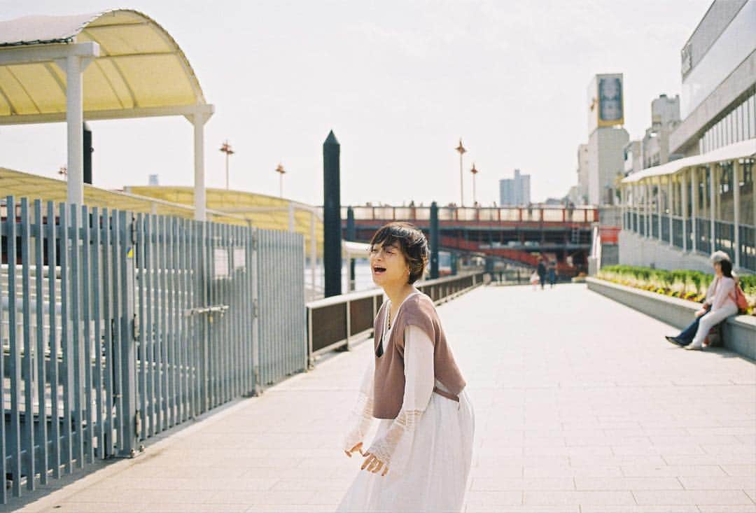 荒井愛花さんのインスタグラム写真 - (荒井愛花Instagram)「思い出。 この洋服はミスティックだよ✌︎ #マナカのフク」4月17日 15時21分 - maaanyaka
