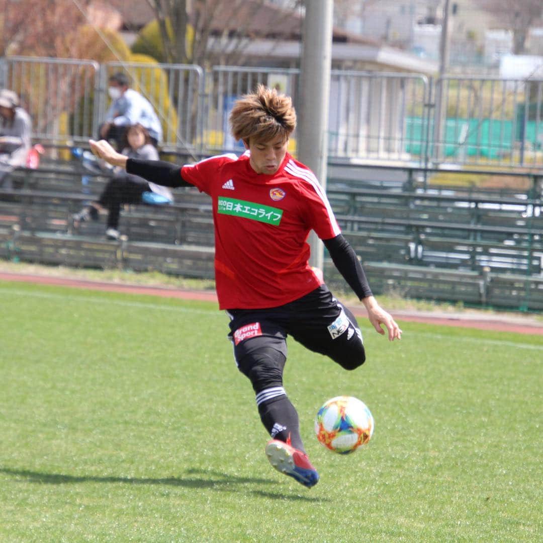 のインスタグラム：「4月17日 トレーニング #ベガルタ仙台 #仙台 #サッカー #Jリーグ #2019シーズン #スローガン #ReVolution #永戸勝也 #2番 #関口訓充 #7番 #シュミットダニエル #1番 #副キャプテン #シマオマテ #23番 #飯尾竜太朗 #3番」