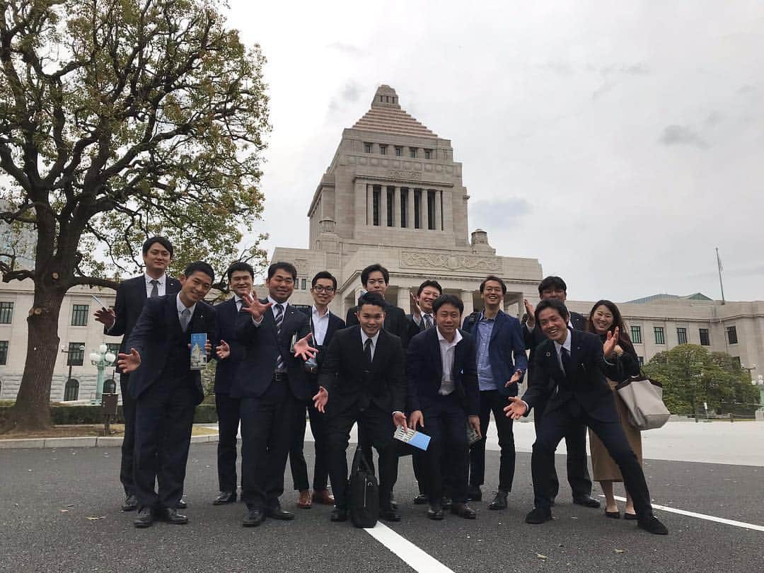 平井卓也さんのインスタグラム写真 - (平井卓也Instagram)「高松JCのメンバーの皆さん他が研修で上京され、永田町GRIDでシェアリングエコノミー協会で勉強会、その後、大臣室に立ち寄ってくれました。有意義な研修会になることを祈念します。#平井卓也 #シェアリングエコノミー #高松青年会議所」4月17日 16時03分 - hiratakuchan0125
