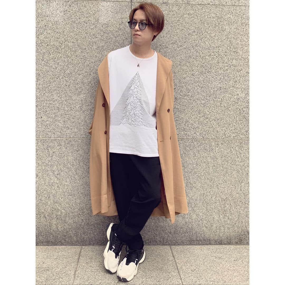 HRK（ハル）さんのインスタグラム写真 - (HRK（ハル）Instagram)「大阪2日間楽しんで行きましょ🎶 新しくTシャツとスラックス買った😄  #fashion #メンズファッション #radmusician #Luis #ルイス #y3 #yojiyamamoto #スラッシュ #srush #HARU #大堀治樹 #dance #vocal #live #love #Japan #followme」4月17日 16時06分 - hrkharu