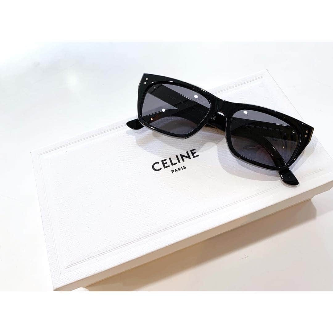 RINKAN渋谷店さんのインスタグラム写真 - (RINKAN渋谷店Instagram)「【2F New Arrival】 《CELINE by HediSlimane》 "BLACK FRAME 01 SUNGLASSES" 19SS... ㅤㅤㅤㅤㅤㅤㅤㅤㅤㅤㅤㅤㅤ 新たなセリーヌの定番サングラスが入荷しました。 初版で完売したモデルで、サイドのドットがセリーヌを象徴したデザインとなっており、モードな雰囲気漂う一本かと思います。 是非店頭にてお試しくださいませ。 ㅤㅤㅤㅤㅤㅤㅤㅤㅤㅤㅤㅤㅤ #rinkan #shibuya #saintlaurent #saintlaurentparis #dior #diorhomme  #louisvuitton #lv #gucci #amiri #rickowens #balmain #celine #celinebyhedislimane #prada #burberry #valentino #maisonmargiela #thombrowne #acnestudious #hermes #cartier #fendi #givenchy #yohjiyamamoto #commedesgarcons #sulvam #sacai RINKAN 渋谷店 03-5458-3050 渋谷区神南1-12-16」4月17日 16時30分 - rinkan_shibuya