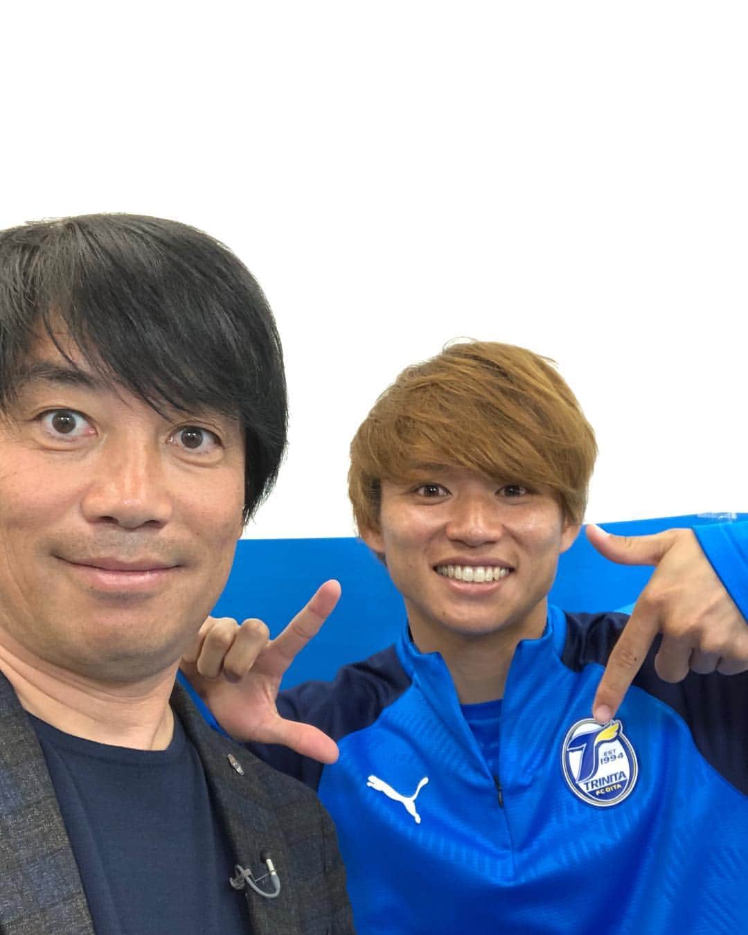 中西哲生のインスタグラム：「． ． 4/28(日) 25:25〜 テレ朝『Get Sports』にて 大分トリニータ 藤本憲明×中西哲生  現在J1得点ランキング単独トップ。JFLからJ3 J2 そしてJ1へと、ゴールを決めることで登りつめてきた男の、ゴールを陥れる極意に迫ります。お楽しみに！！ 藤本選手のパーソナリティも最高です。 ． #テレ朝 #GetSports #大分トリニータ #藤本憲明」