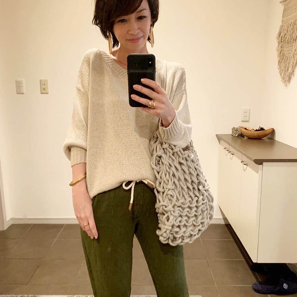 辺見えみりさんのインスタグラム写真 辺見えみりinstagram 今日の服 Outersunset Official の V Neck Volume Sleeve Knitをzaraのパンツと合わせてみました Outersunset アウターサンセット Zara 辺見えみり Alienina 4月17日 16時51分 Emiri Hemmi