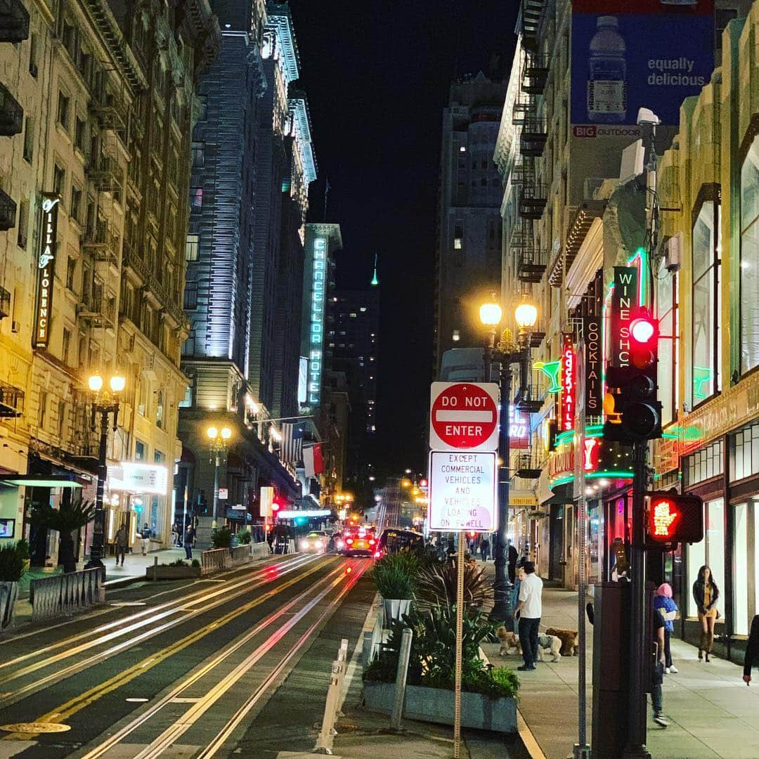 原田曜平さんのインスタグラム写真 - (原田曜平Instagram)「サンフランシスコの夜景 オールドアメリカが残っていて素晴らしい 家賃は世界1高くて、洗濯機が置ける家に住めるのはかなりの富裕層みたいだけど笑」4月17日 16時53分 - yohei.harada_official