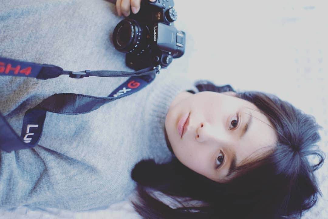 柚月美穂のインスタグラム：「#randompic . . 📷🌚🎲 . . @tommystargram . #📷 #Canon #5d #housestudio」