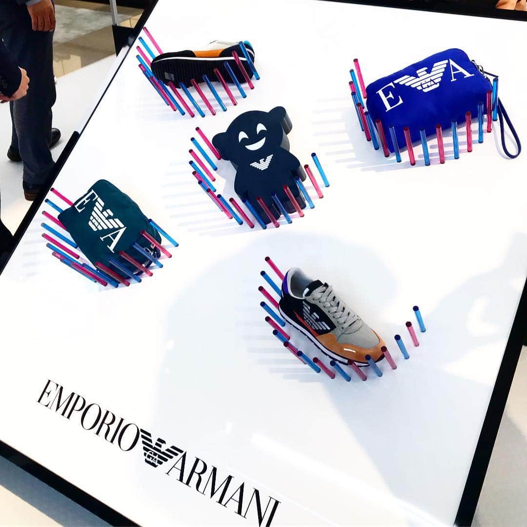 Apparel-web.comさんのインスタグラム写真 - (Apparel-web.comInstagram)「アルマーニが世界に先駆けて行うイベント「EMPORIO ARMANI EAGLE ARCADE」。4月18日から28日までエンポリオアルマーニ青山店で開催します。 #emporioarmani #empirioaemaniaoyama #armani #tokyo #EmporioArmaniEaglrArcade #fashion #style #アルマーニ  #ファッション」4月17日 17時21分 - apparelweb