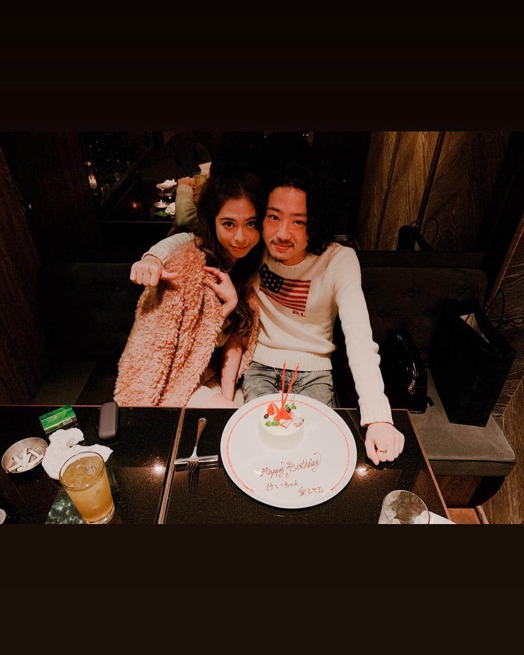 間宮梨花さんのインスタグラム写真 - (間宮梨花Instagram)「旦那くんの誕生日ゎ麻布十番で😍🤲❤️プレゼントゎ前からほしいといってた、 @ysl の名刺入れ💕💕💕よろこんでもらえてよかったぁ😘😘💕いつもりかばっかいろいろやってもらったり買ってもらったりしてるからさぁ😭😭❤️ 生まれてきてくれてりかの旦那、家族になってくれてありがとう🥺❤️❤️オジィちゃんおばあちゃんになってもこの先ずーっとお祝いしようね❤️❤️❤️愛してます！！！！ #夫婦みずいらず  #旦那誕生日 #ディナー #ラブラブ #麻布十番」4月17日 17時33分 - rika_aizawa0329