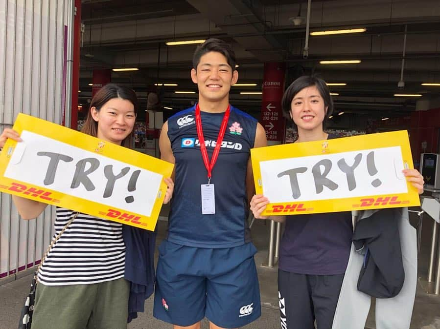 藤田慶和さんのインスタグラム写真 - (藤田慶和Instagram)「シンガポールで栗さんの試合を観戦しに行き、栗さんも僕の試合を観戦しに来てくれた👍 栗さんありがとうございます🙇‍♂️ #バドミントン日本代表 #ラグビー日本代表 #badminton #rugby #singapore #シンガポール」4月17日 17時36分 - yoshikazu15