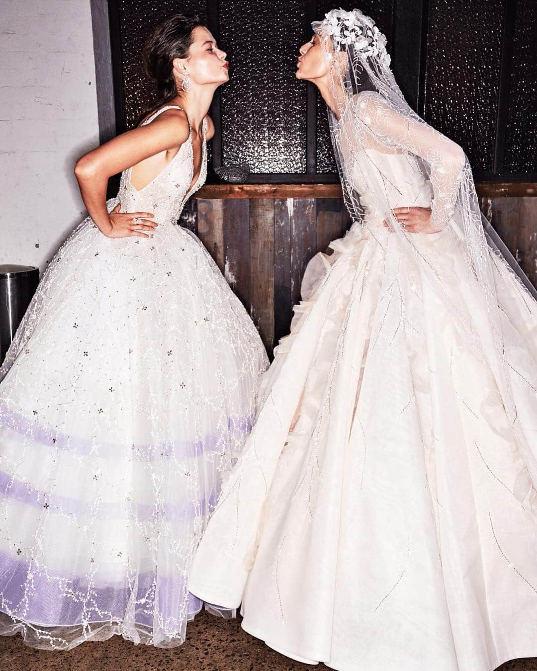 Steven Khalilさんのインスタグラム写真 - (Steven KhalilInstagram)「Two gorgeous #StevenKhalil models backstage at our 2018 Couture Collection runway show. Which dress do you prefer?  Photo @sonnyphotos」4月17日 17時43分 - steven_khalil