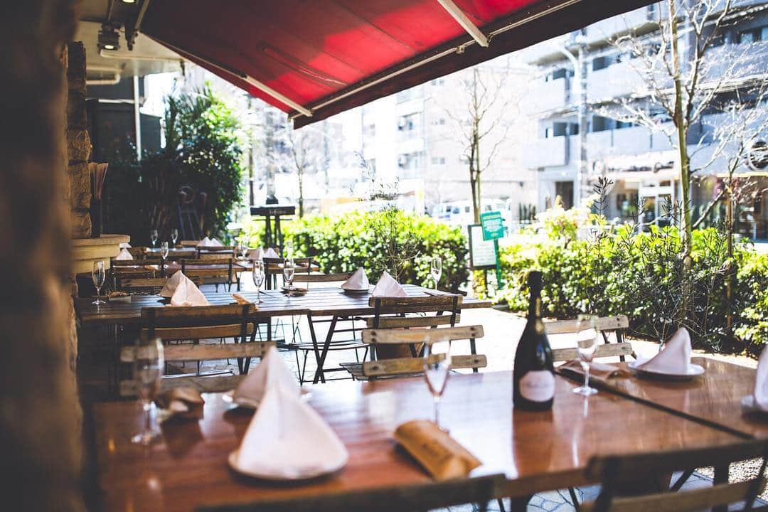 カフェ ラ・ボエムさんのインスタグラム写真 - (カフェ ラ・ボエムInstagram)「As the days get warmer, spend an afternoon on our breezy terrace at Cafe La Boheme Setagaya🍃 // #springday  #cafelaboheme #laboheme #カフェラボエム #ラボエム #カジュアルイタリアン #ピザ #パスタ #ワイン #デート #tokyo #japan #setagaya  #世田谷」4月17日 17時47分 - boheme_gd