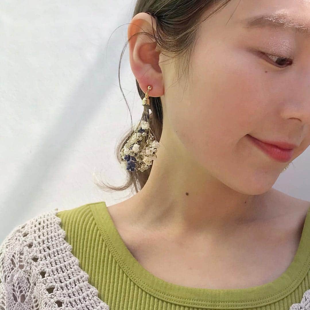waco⭐️CHACOさんのインスタグラム写真 - (waco⭐️CHACOInstagram)「4月20日Kastane那覇店オープン✈️ CHACO のイヤリング＆ピアスも限定販売いたします。 沖縄の方にははじめて手にしていただけるかと思います🤲 ご旅行予定の方は旅の思い出になりますように❣️ #kastane  #kastane_chaco  #chacoflower」4月17日 18時01分 - wacochaco