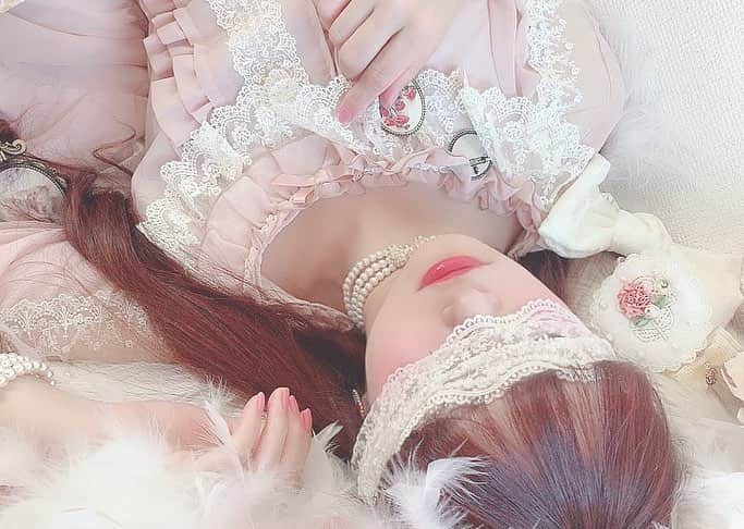 青木美沙子さんのインスタグラム写真 - (青木美沙子Instagram)「ゴールデンウィーク初日にラフォーレ原宿にて来店イベントあります💓 新作も沢山出るので是非是非いらして下さい💓 #m❤︎ruban  #ラフォーレ原宿 #美沙子来店イベント」4月17日 18時00分 - misakoaoki