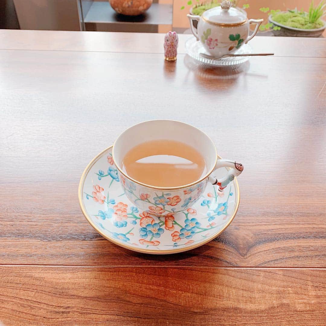 トリンドル玲奈さんのインスタグラム写真 - (トリンドル玲奈Instagram)「またまた大好きな方と お茶🥰  おうちではカモミールティーをずっと飲んでます☺️」4月17日 18時33分 - toritori0123