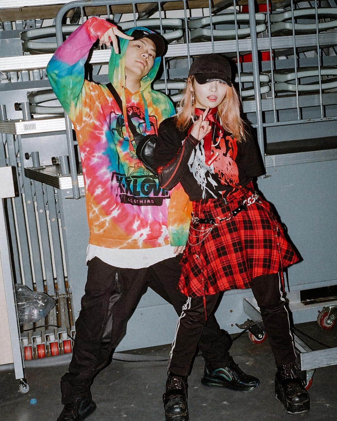 Jvcki Waiのインスタグラム：「헤엄쳐 다녀」