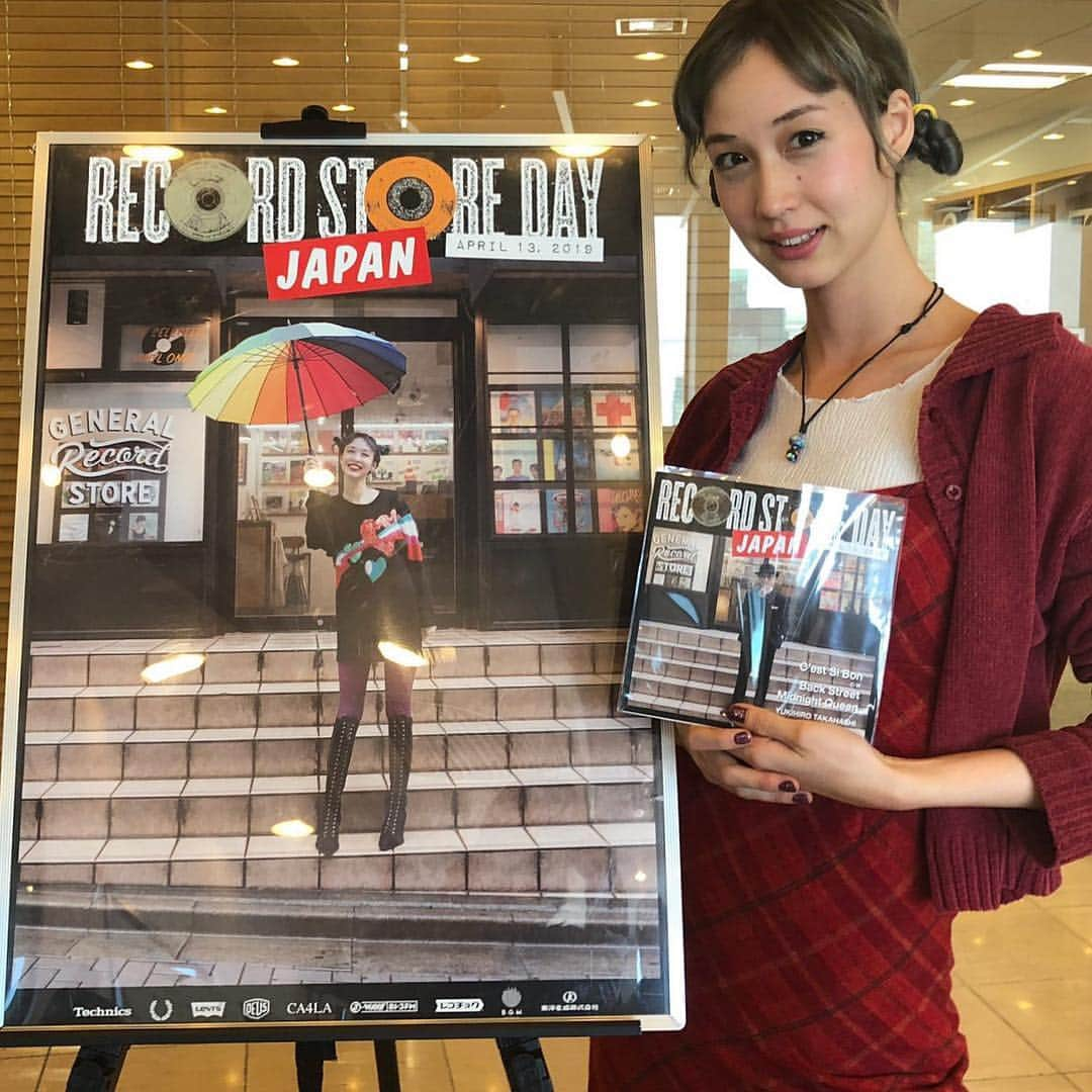 水原佑果さんのインスタグラム写真 - (水原佑果Instagram)「Big thanks to @rsdjapan ❤️🎵⭐️👩🏻‍🍳 #recordstoreday2019#413#muse」4月17日 18時56分 - ashley_yuka