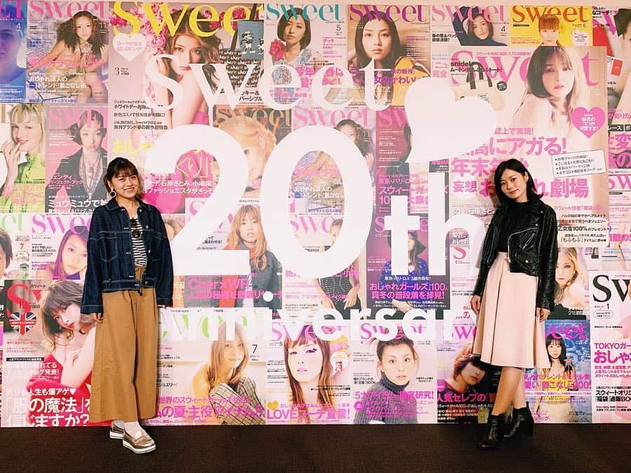 のインスタグラム：「‎⋆ #sweetcollection2019 👗🎀 創刊20周年おめでとうございます🥳 今月の #sweet もこの間買ったばかり👌🏻 #snidel のポーチセットめちゃめちゃ使えそう！！ ‎お土産も沢山頂いて大満足でした☺️ しーけーありがとう💞」