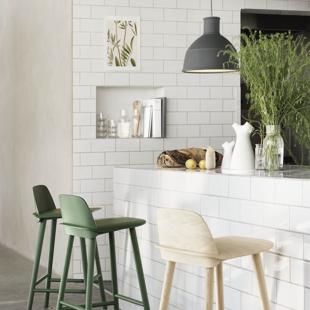 のインスタグラム：「#MUUTO #FLYMEe #pendantlight #pendantlamp #stool #scandinaviandesign #nordicinspiration #scandi #nordicstyle #nordichomes #danishmodern #ムート #フライミー #北欧インテリア #北欧家具 #キッチンカウンター #キッチンインテリア #インテリアデザイン #インテリアコーディネート #空間デザイン #家具探し #家具選び #家具 #家具通販 #インテリア通販 #住まい #カウンターチェア #ハイスツール #ペンダントライト #ペンダントランプ」