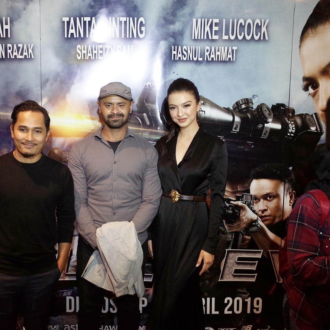 ラライン・シャーさんのインスタグラム写真 - (ラライン・シャーInstagram)「Special screening film Police Evo dengan cast lokal yang bakal tayang besok 18 April di bioskop. Ini merupakan film laga/action pertama saya yang merupakan kolaborasi produksi Screenplay Indonesia dan Astro Malaysia. Semoga teman teman terhibur! Definitely a must watch for PUBG enthusiasts.🎬e」4月17日 19時07分 - ralineshah