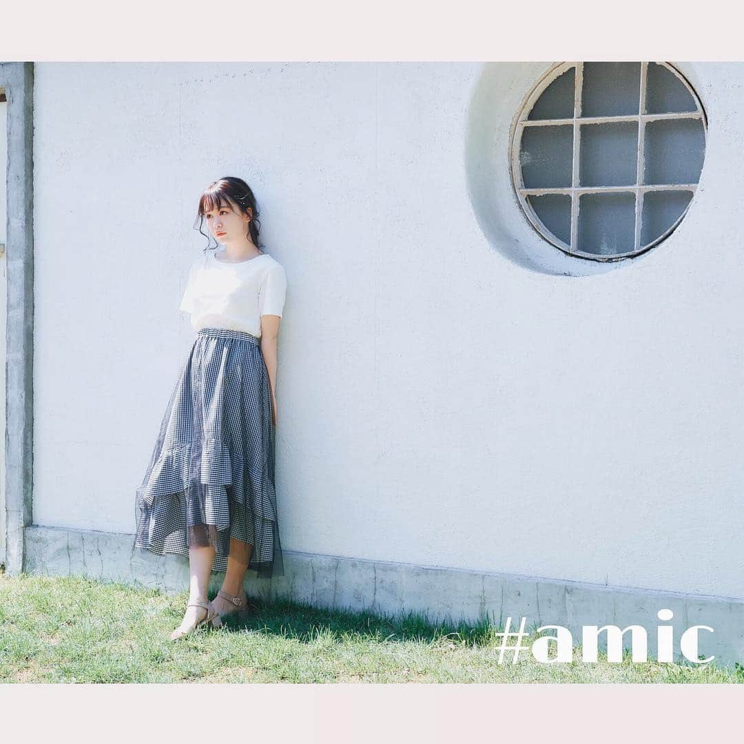 菅本裕子さんのインスタグラム写真 - (菅本裕子Instagram)「プロデュースアパレルブランド #amic の4月の新作が今日から発売だよ！❤︎﻿ ﻿ @amic_official_ ﻿﻿ 「好きな人に会いたくなる」﻿﻿ っていうのがテーマで、﻿﻿ ﻿﻿ つまり自分に自信が持てるような、﻿﻿ 体のラインを綺麗に見せてくれる服😌今回も自信作ができました！﻿ ﻿﻿ イーハイフンさんや﻿﻿ アースミュージック＆エコロジーさんを手がける﻿﻿ ストライプインターナショナルさんと一緒にブランドを作っています！﻿﻿ ﻿﻿ 今回は、﻿﻿ ワンピース﻿ トップス﻿﻿ スカート﻿﻿ カーディガン﻿ ﻿﻿ と、点数を減らし、その分一つ一つへのこだわりを強めました！🙋🏻‍♀️❤︎﻿﻿ ﻿﻿ ストーリーにて、服の詳細を語っているからぜひ見てね❤︎より細かなサイズ感や素材感は公式サイトに載ってます！（ストーリーズから飛べるよ！）﻿﻿ ﻿﻿ 20:00〜 商品紹介インスタライブ ﻿﻿ 20:30〜 数量限定先着発売スタート﻿﻿ ﻿﻿ 生配信で会おうねっ🙋🏻‍♀️❤︎❤︎❤︎！！﻿﻿ ﻿﻿ #ゆうこす #菅本裕子 #アミック #デート服」4月17日 19時15分 - yukos0520