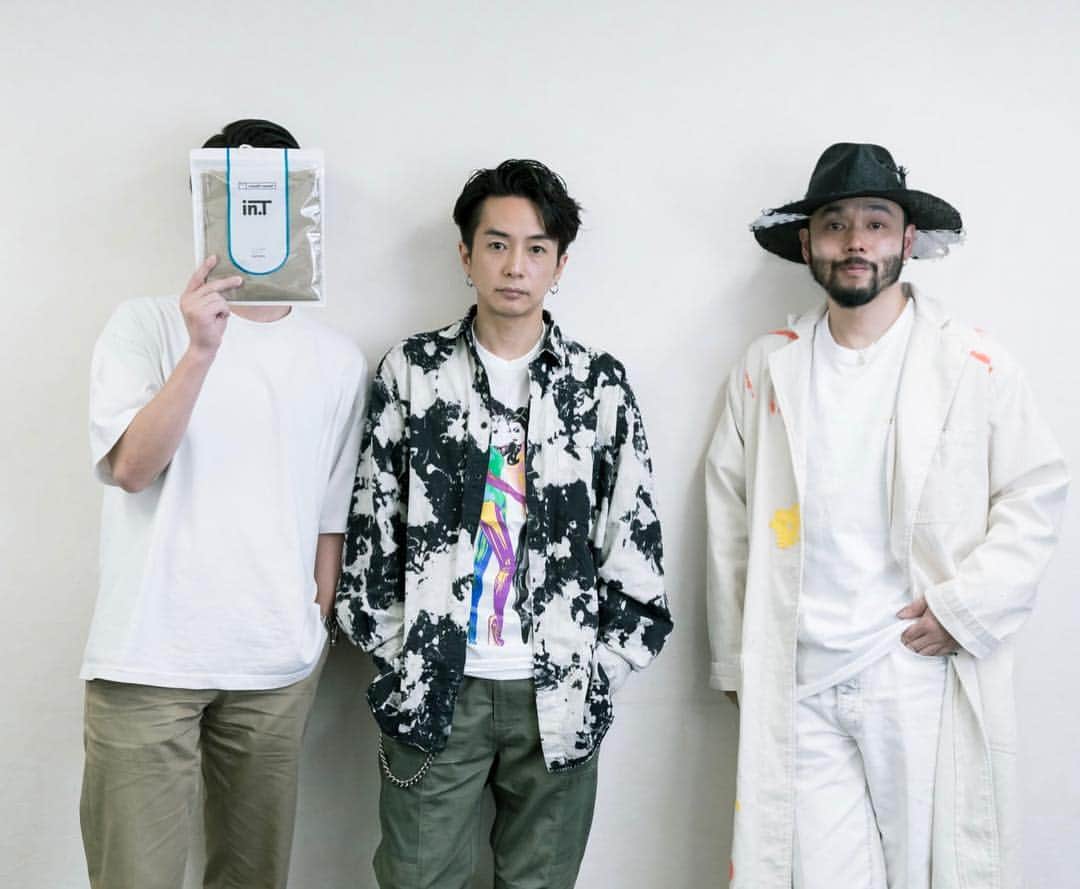 sasai_tacosのインスタグラム：「365日常にTシャツ着るマンということで、伝説の2人とTシャツ専用インナーについて語らせてもらった。 ※記事でも顔出しはしてません笑  #シティ活 #gunze  そろそろTシャツの時期だし白T探してる人は #シティと白T 見てね」