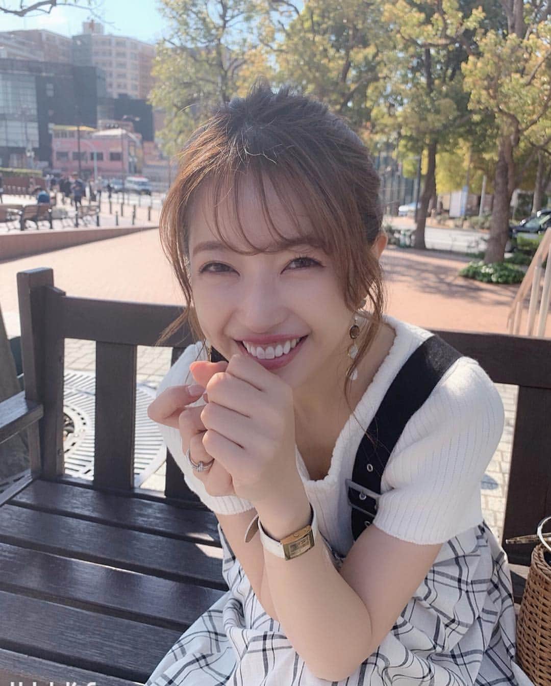 舟山久美子（くみっきー）さんのインスタグラム写真 - (舟山久美子（くみっきー）Instagram)「今日は一日とっても良い日🥰 ここで告知です！ 以前からお伝えしていた  4月29日 お誕生日会の申し込みが始まりました！！ プロフィール画面のリンクから申し込みページに飛べるようになってます！ アクセスしてみてね☺️✨ 当日は、皆様に感謝の気持ちを込めてしっかりとお伝え出来たらと思います❤️ 月曜日までなのでご応募お待ちしてます☺️ 大好きなみんなに会えるの楽しみにしてます✨  この写真のお洋服は タグ付け🏷してます😉 @micoameriofficial  #お誕生日会 #429 #birthday #私服 #micoameri #ミコアメリ」4月17日 19時34分 - kumikofunayama
