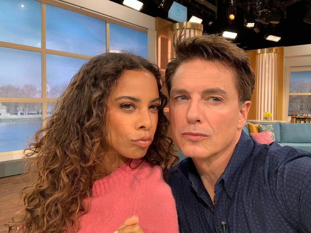 ジョン・バロウマンさんのインスタグラム写真 - (ジョン・バロウマンInstagram)「Make-up done @itv @thismorning @rochellehumes jb」4月17日 19時31分 - johnscotbarrowman