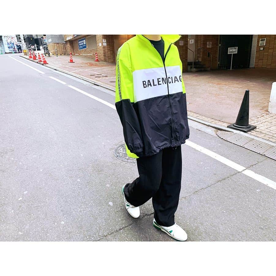 RINKAN渋谷店さんのインスタグラム写真 - (RINKAN渋谷店Instagram)「【New Arrival】 《BALENCIAGA》 "Track suit shirt"  size:38  1831USD ask to DM📩  ㅤㅤㅤㅤㅤㅤㅤㅤㅤㅤㅤㅤ #rinkan #shibuya #supreme #supremenorthface #offwhitenike #yeezyboost #yeezyboost350V2 #rafsimons #calvinklein #alyx #kapital #gosharubchinskiy #martinerose #acoldwall#louisvuitton #vetements #balenciaga#offwhite #off_white  #readymade #yeezy #fearofgod #fog#doublet #needles #undercover #ambush ㅤㅤㅤㅤㅤㅤㅤㅤㅤㅤㅤㅤㅤ RINKAN 渋谷店 03-5458-3050」4月17日 19時38分 - rinkan_shibuya