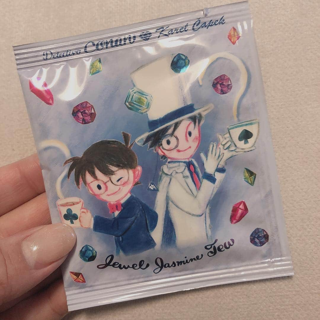 東紗友美さんのインスタグラム写真 - (東紗友美Instagram)「今年の名探偵コナンとカレルチャペックのコラボかわいい。 はっきり言って安室透さんにこんなにも夢中になる前はキッド様にほの字だった。 それにしても、去年のも大事すぎてまだ飲めてないのに大量購入してしまいました(●´ω｀●) #カレルチャペック紅茶店 #カレルチャペック #宝石ジャスミン紅茶  #名探偵コナン #怪盗キッド #アーサーヒライ  #名探偵コナン紺青の拳  #映画」4月17日 19時47分 - higashisayumi