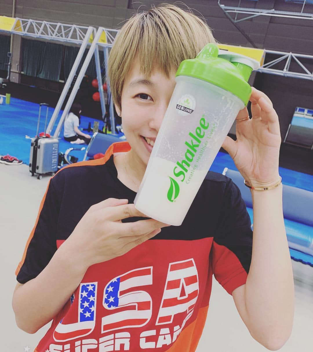 チョン・ジャーチーのインスタグラム：「#shake shake, @shakleehq  #shaklee #shakleelife」