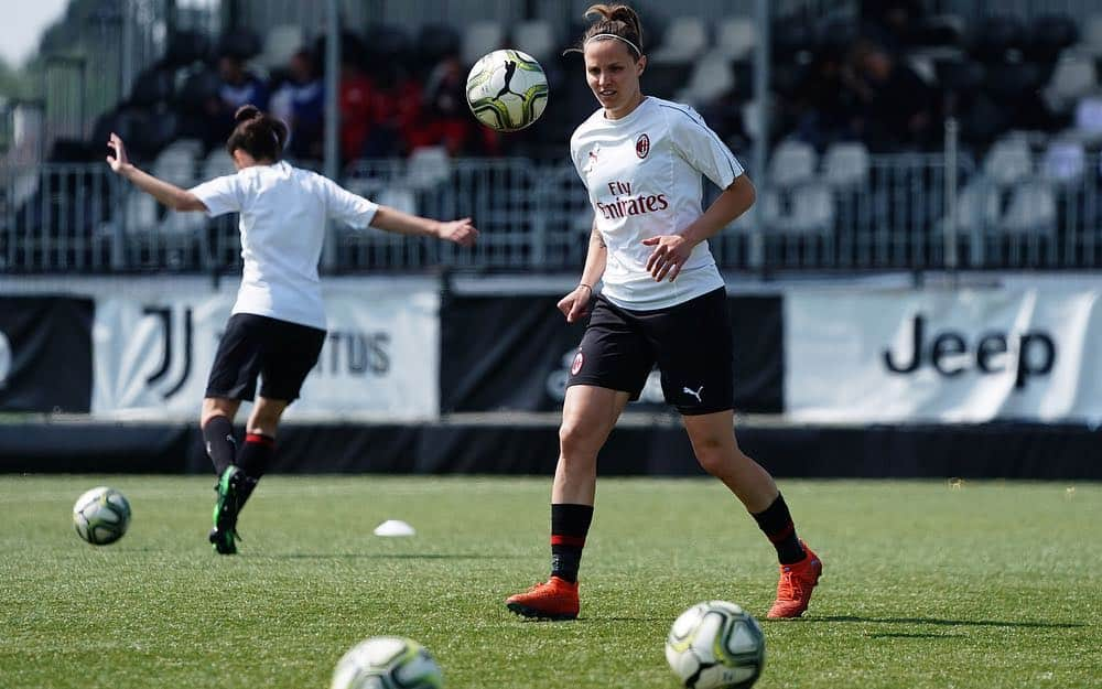 ACミランさんのインスタグラム写真 - (ACミランInstagram)「🔥🔴⚫️ #JuveMilan #CoppaItaliaFemminile」4月17日 19時53分 - acmilan