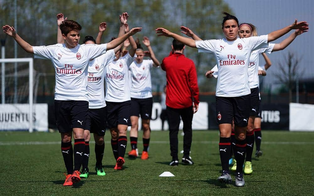 ACミランさんのインスタグラム写真 - (ACミランInstagram)「🔥🔴⚫️ #JuveMilan #CoppaItaliaFemminile」4月17日 19時53分 - acmilan