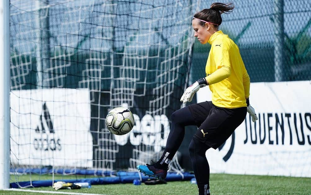 ACミランさんのインスタグラム写真 - (ACミランInstagram)「🔥🔴⚫️ #JuveMilan #CoppaItaliaFemminile」4月17日 19時53分 - acmilan